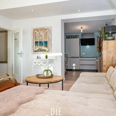 Die-deichbude-1-bude-5 *